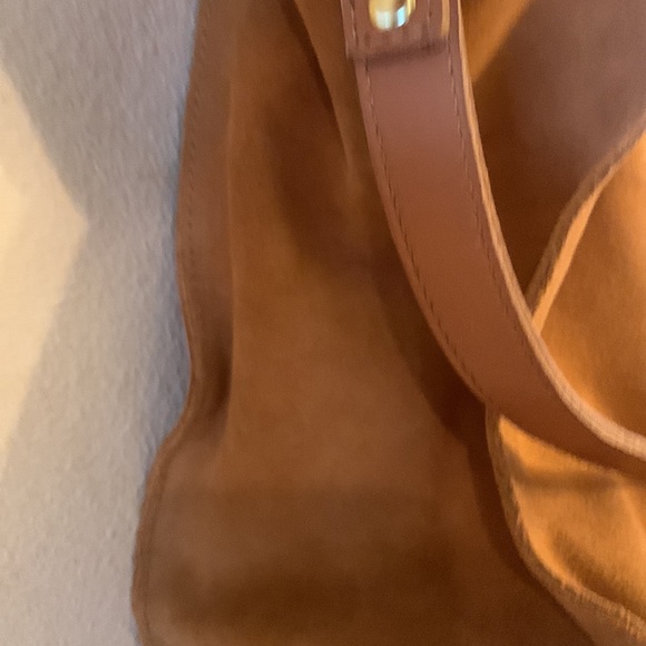 - Clare V. Simple Stripe Suede Tote
CLARE V. - Picture 16 of 17